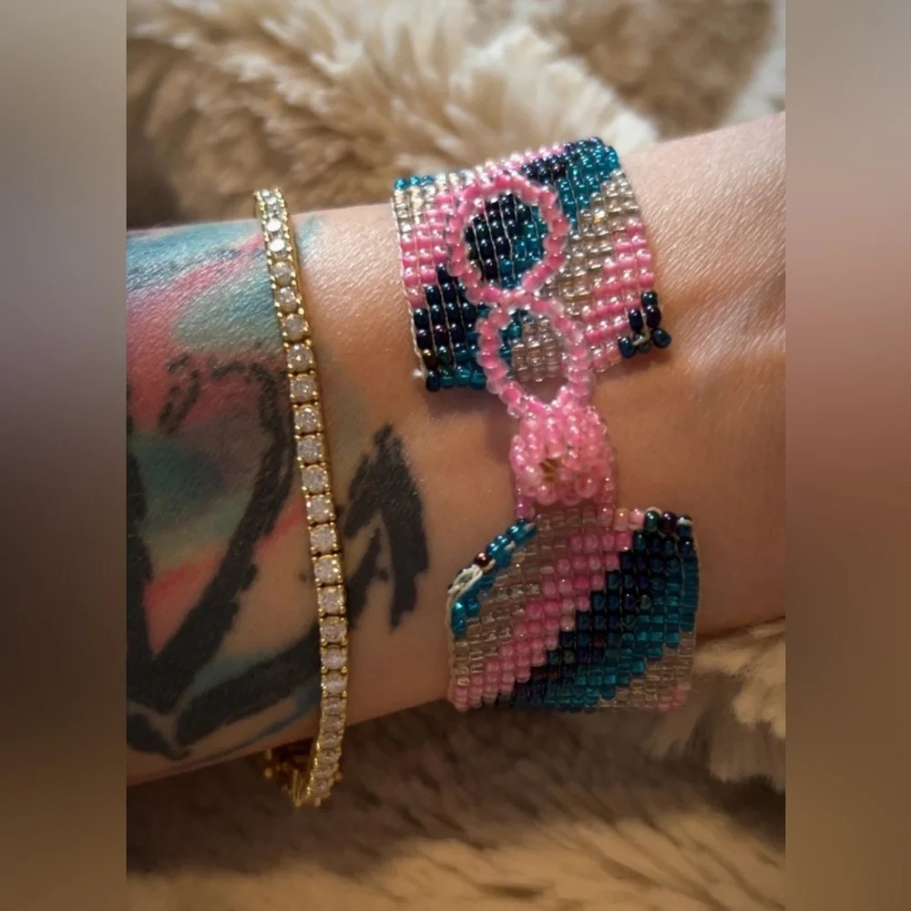 Women’s Multicolor Beaded Bracelet - Picture 3 of 6